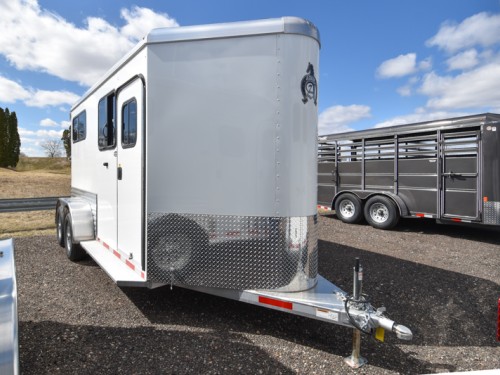 Julite Straight Load Walk Thru Mangers Step In Photo