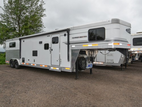 SMC Patriot 8313 SSR Living Quarters Horse Trailers Photo