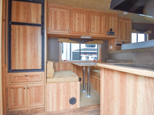 Exiss 7311 Living Quarters Horse Trailer Preview Photo 6