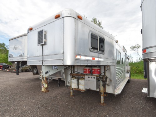 C&C 2 HORSE STRAIGHT LOAD W/LIVING QUARTERS Preview Photo 2