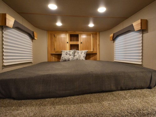 Colt CO27 2 Horse Slant Living Quarters Horse Trailer Preview Photo 5