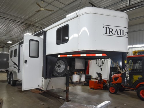2015 Bison Trail Hand 2 Horse Slant Living Quarters Horse Trailer Photo