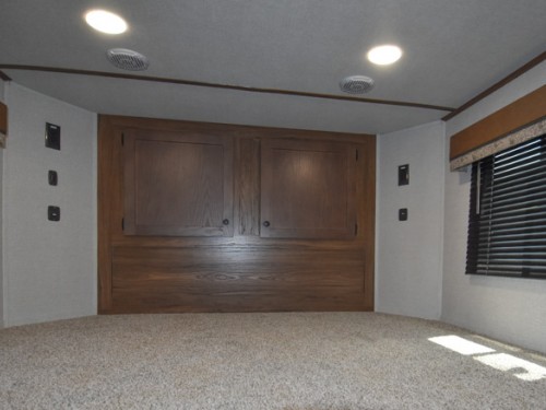 Silverado 7308 Living Quarter Horse Trailer Preview Photo 4