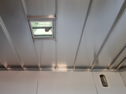 8.5'X18' Enclosed Carhauler/Cargo Trailer Preview Photo 4
