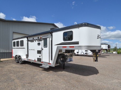 Silverado 7308 Living Quarter Horse Trailer Photo