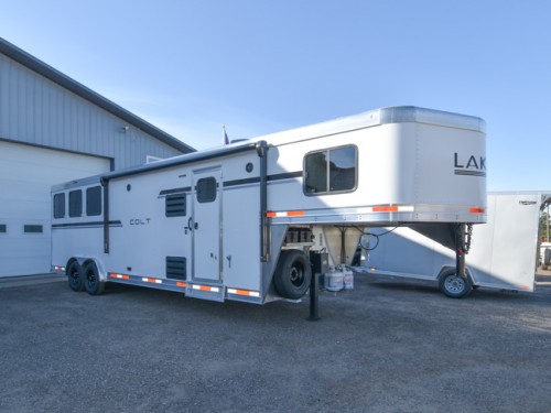 Colt CO8311 w/Dinette 3 Horse Slant Living Quarters Trailer Preview Photo 10
