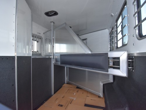 Colt CO8311 w/Dinette 3 Horse Slant Living Quarters Trailer Preview Photo 12