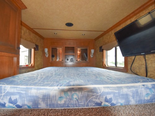 Exiss 7308 3 Horse Slant Living Quarters Horse Trailer Preview Photo 5