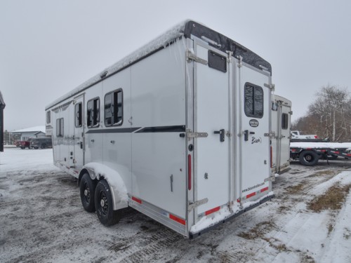Silverado 7308 Living Quarter Horse Trailer Preview Photo 11
