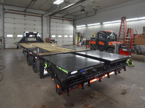 102"x23+5' Dove 24K Gooseneck Equipment Trailer Preview Photo 3