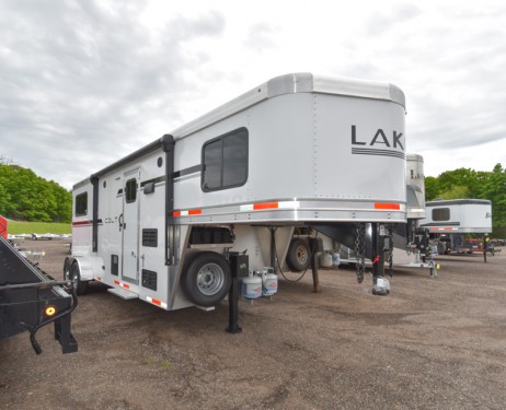 Colt 727 Living Quarter Horse Trailer Photo