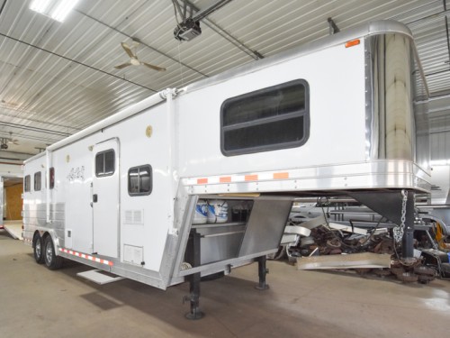 2008 Kiefer Built Genesis X-8083 Living Quarters Horse Trailer Preview Photo 9