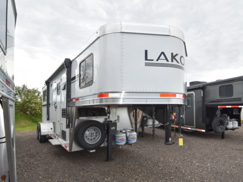 Colt 27 Slant Living Quarter Horse Trailer Preview Photo 8