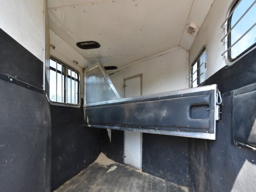 2002 Horton 2 Horse Overnighter Trailer Preview Photo 10
