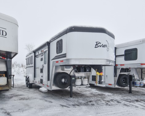 Silverado 7308 Living Quarter Horse Trailer Preview Photo 10