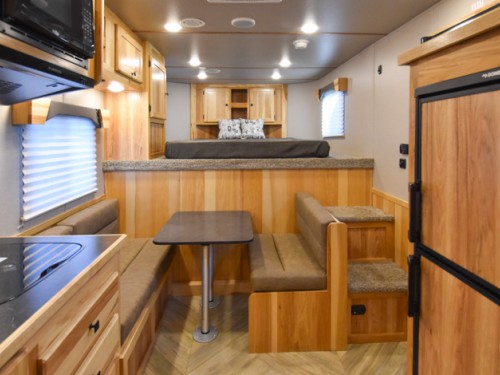 Colt CO8311 w/Dinette 3 Horse Slant Living Quarters Trailer Photo