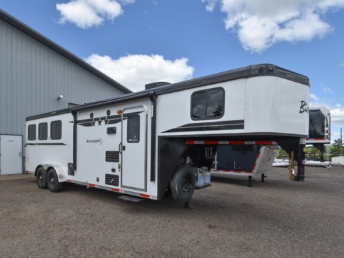 Ranger 7308 Living Quarter Horse Trailer Photo