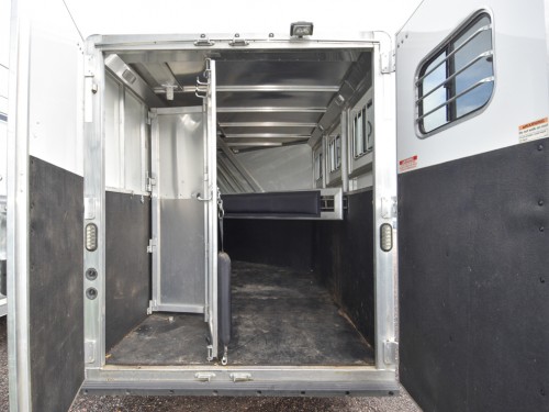 Lakota 3 Horse Slant Trailer **Consignment Trailer No Trades** Preview Photo 7