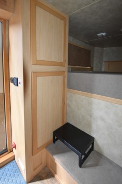 2011 Shadow 3 Horse Slant Living Quarters Preview Photo 13