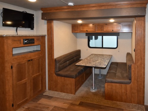 SMC Patriot 8313 SSR Living Quarters Horse Trailers Preview Photo 6