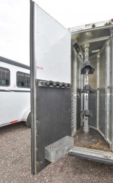 Exiss 7311 Living Quarters Horse Trailer Preview Photo 14