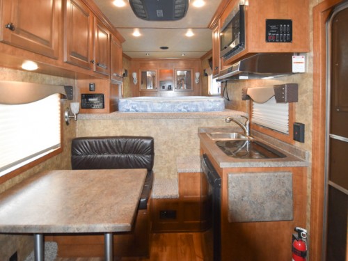 Exiss 7308 3 Horse Slant Living Quarters Horse Trailer Preview Photo 2