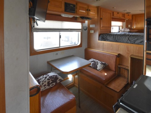 2002 C&C 2 HORSE STRAIGHT LOAD W/LIVING QUARTERS Preview Photo 6