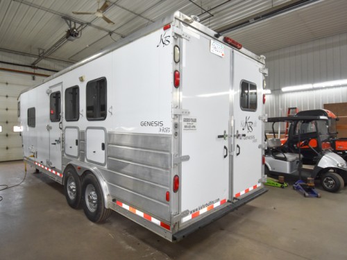 2008 Kiefer Built Genesis X-8083 Living Quarters Horse Trailer Preview Photo 14