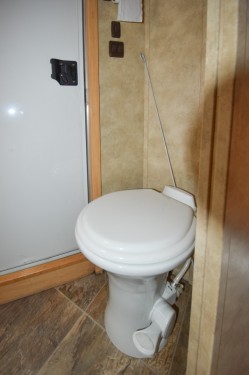 2011 Shadow 3 Horse Slant Living Quarters Preview Photo 10