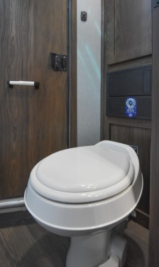 Silverado 7308 Living Quarter Horse Trailer Preview Photo 7