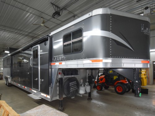 2018 Lakota Charger 8415 w/Slide Living Quarters Horse Trailer Preview Photo 12