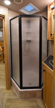 Colt 849 Living Quarter Horse Trailer Preview Photo 8