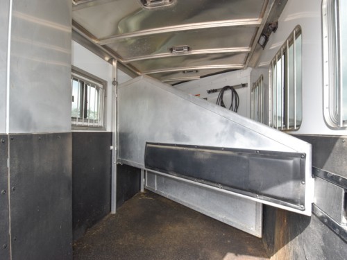 Exiss 7308 3 Horse Slant Living Quarters Horse Trailer Preview Photo 13