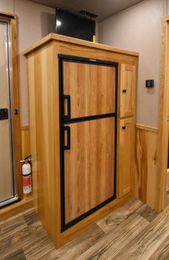 Colt 8311 Dinette Living Quarter Horse Trailer Preview Photo 5