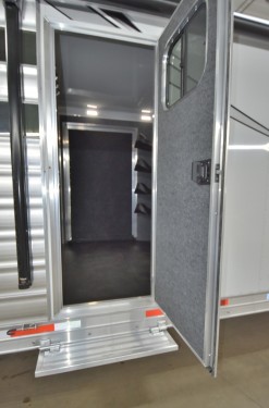 Charger LE81611 Livestock/Toyhauler Trailer Preview Photo 11