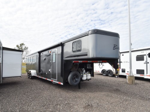Ranger 7411.S 4 Horse Trailer w/Living Quarters Preview Photo 2