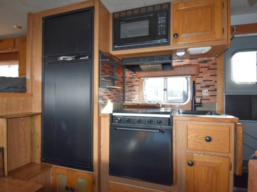 2002 C&C 2 HORSE STRAIGHT LOAD W/LIVING QUARTERS Preview Photo 7