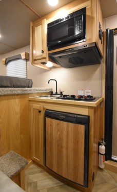 Colt CO27 2 Horse Slant Living Quarters Horse Trailer Preview Photo 3