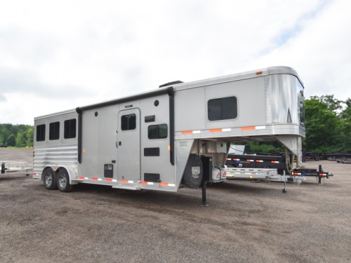 Exiss 7308 3 Horse Slant Living Quarters Horse Trailer Photo