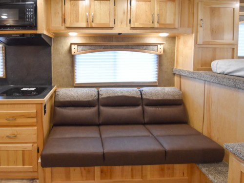 Lakota Charger 8313.5 Horse Trailer w/Living Quarters Preview Photo 8