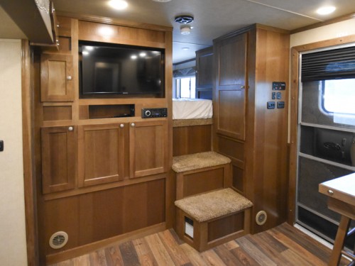 SMC Laramie 8412 Living Quarters 4 Horse Trailer **Consignment Listing-No Trades Preview Photo 6