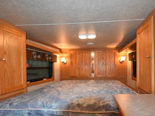 2008 Kiefer Built Genesis X-8083 Living Quarters Horse Trailer Preview Photo 3
