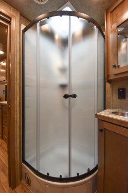 Legacy 8413SR Living Quarters Horse Trailer Preview Photo 8
