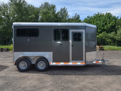 Julite Straight Load Walk Thru w/Mangers Horse Trailer Photo
