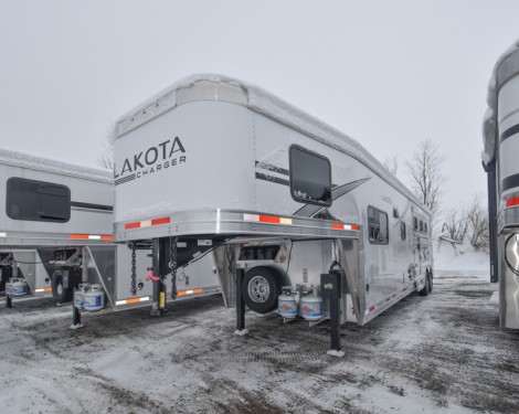 Charger 8313.5 Horse Trailer w/Living Quarters Preview Photo 13