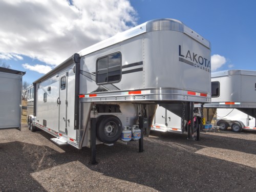 Charger 8315SRB Living Quarter Horse Trailer Preview Photo 15