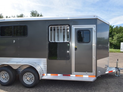 Julite Straight Load Walk Thru w/Mangers Horse Trailer Preview Photo 9