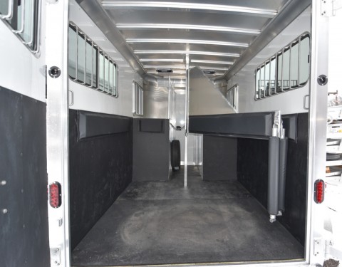 Julite Straight Load Walk Thru Mangers No Dressing Room Preview Photo 3