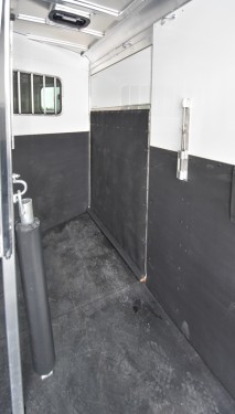 Julite Warmblood Straight Load 2 Horse Trailer Preview Photo 11