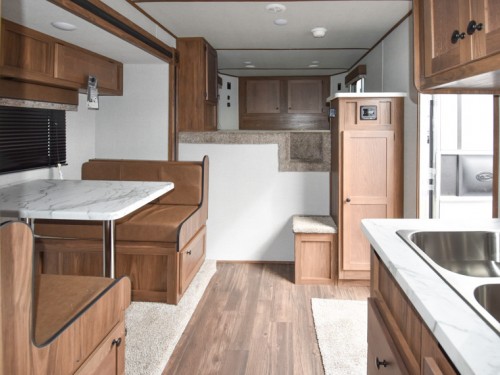 Ranger 7411.S 4 Horse Trailer w/Living Quarters Photo